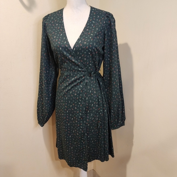 Old Navy Floral Green Wrap Long Sleeves Dress NWT - Picture 2 of 14